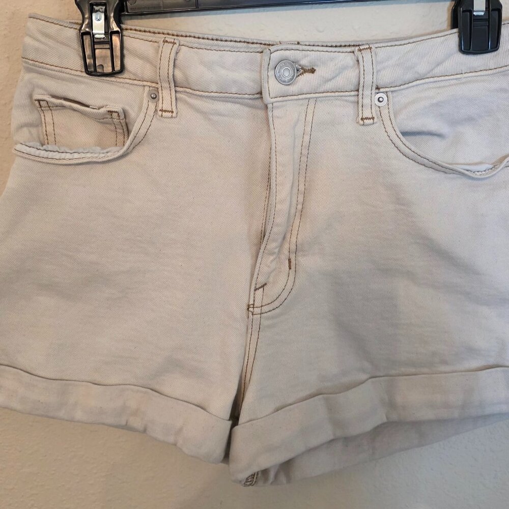 Wild Fable women's white cuffed jean shorts, size 8/R